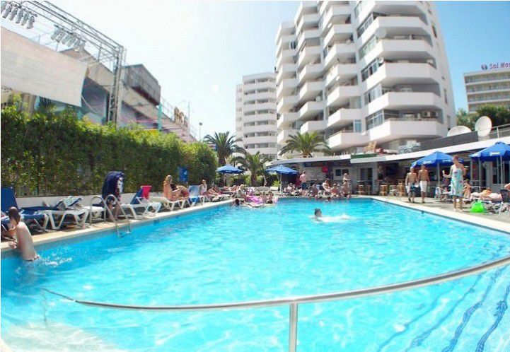 Apts Magalluf Playa (Adults Only) Hotell Exteriör bild