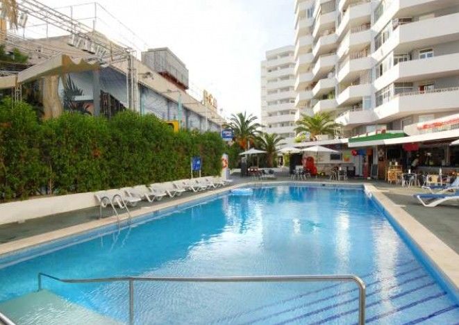 Apts Magalluf Playa (Adults Only) Hotell Exteriör bild